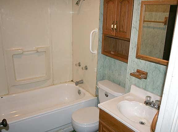 2nd image of 9604 Larnder Ave
