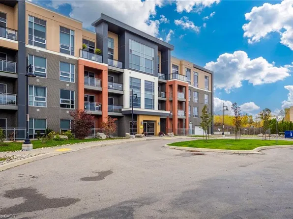 4040 Upper Middle Rd #318, Burlington, ON L7M 0H2