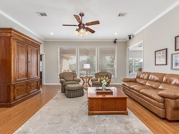 4th image of 5309 Bloomsbury Way