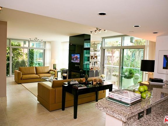 5th image of 13650 Marina Pointe Dr Unit 307