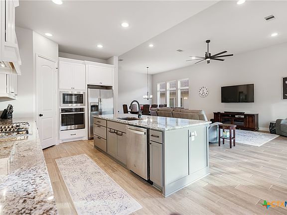 4th image of 323 Carolina Jasmine Dr
