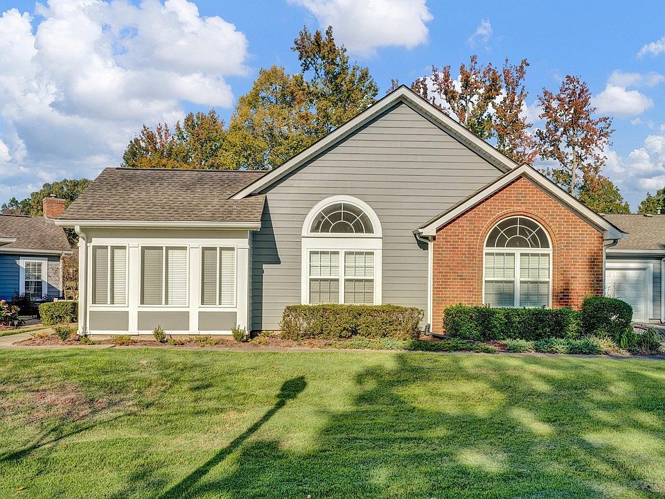 1st image of 271 Oak Club Ln #12
