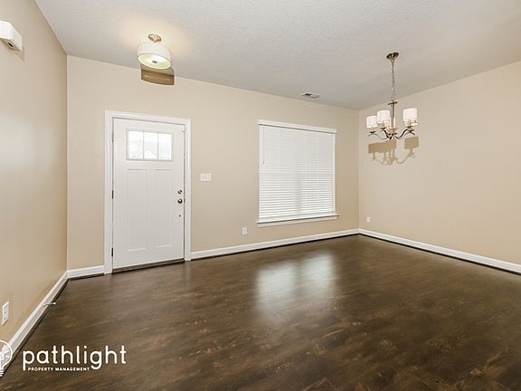 2nd image of 225 Courtney Ln