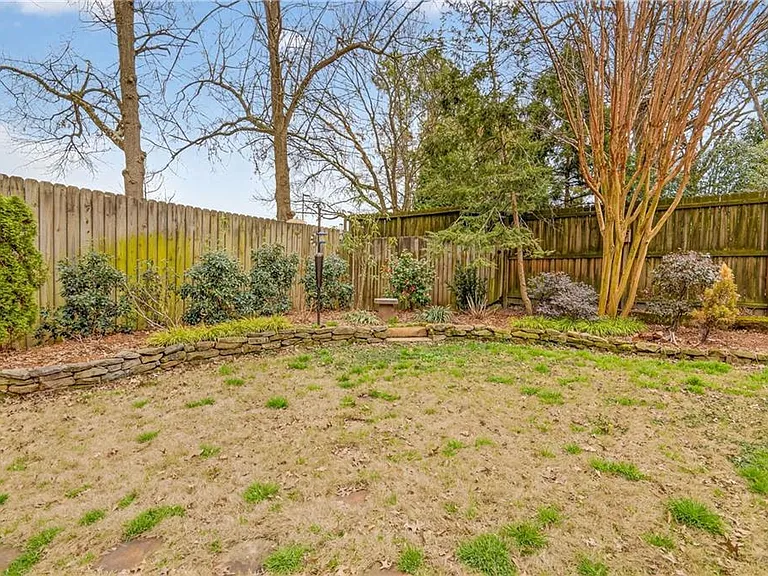 865 Monroe Cir NE — Photo 47