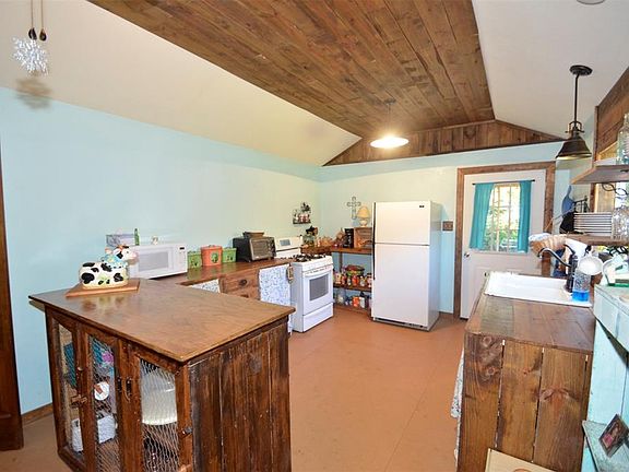 4th image of 4 Applecross Ln
