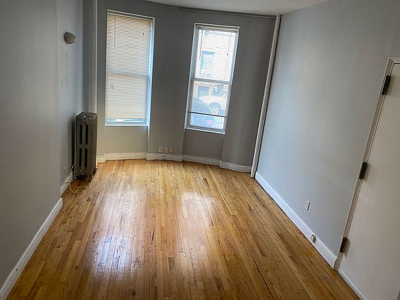 3rd image of 31-35 30th St #1C