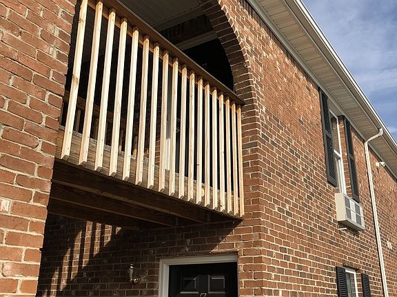 2nd image of 144 S Killarney Ln APT 7