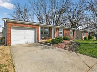 11923 Quality Ln, Maryland Heights, MO 63043