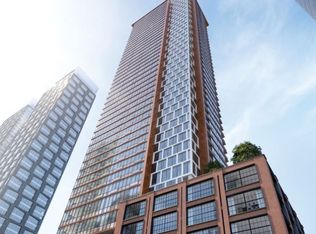 55 Mercer St #1007, Toronto, ON M5V1H2