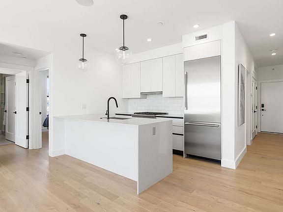 3rd image of 472 W Broadway #Penthouse 501
