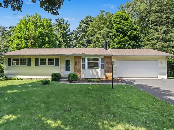 205 Highfield Rd, Marshall, MI 49068