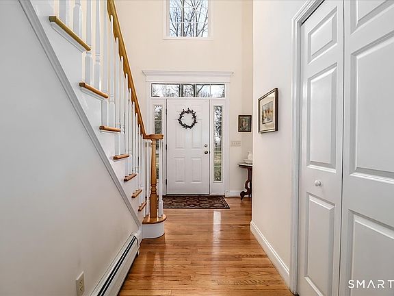 4th image of 10 Ironwood Drive