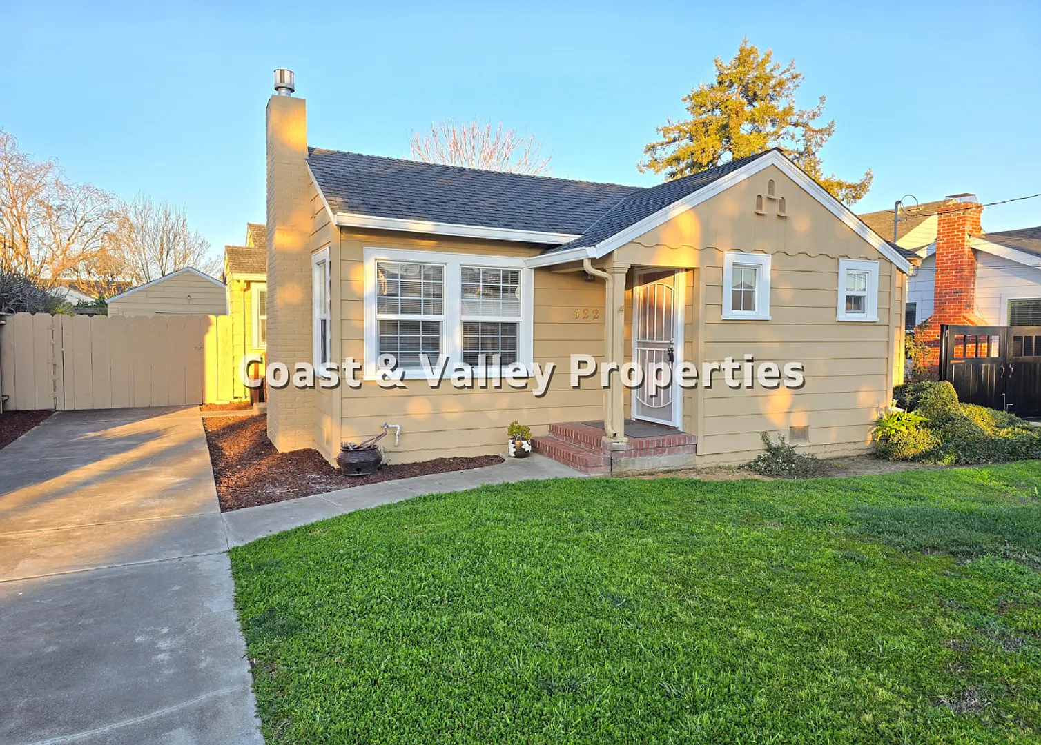 3bd House In Salinas For Rent — Photo 1