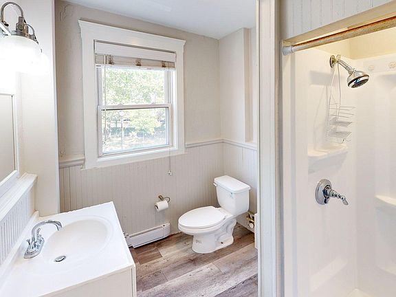 3rd image of 108 Meridian St #3