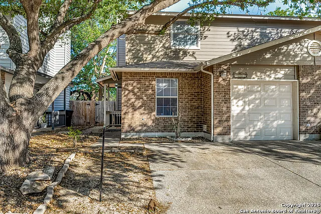 3 bed, 2.5 bath, 1348 sqft, $1,750 — Photo 1