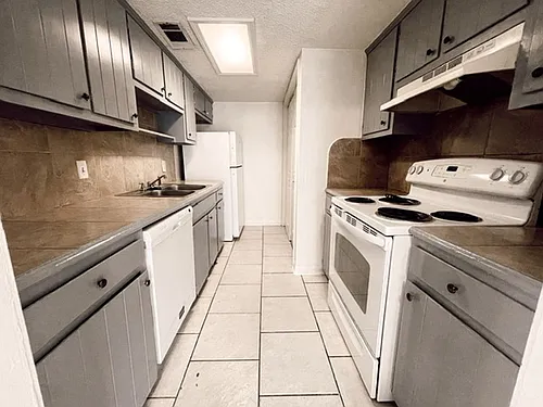 8220B Governor Dr Photo 1 8220B Governor Dr Photo 1