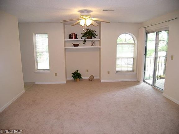 3rd image of 220 Fox Hollow Dr APT 110