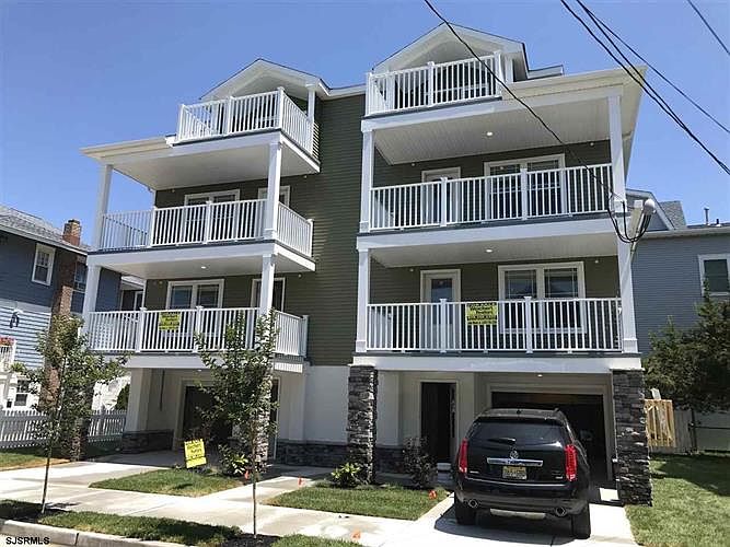 1st image of 805 3rd St #805
