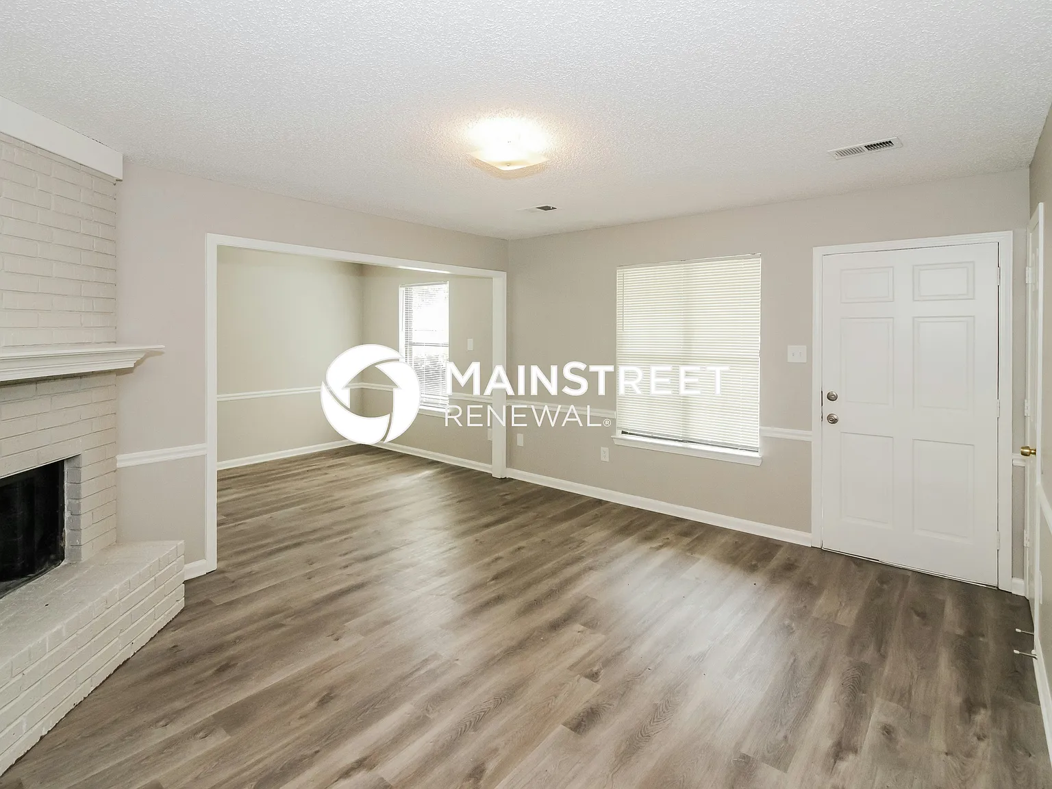 4354 Rosswood Dr — Photo 3