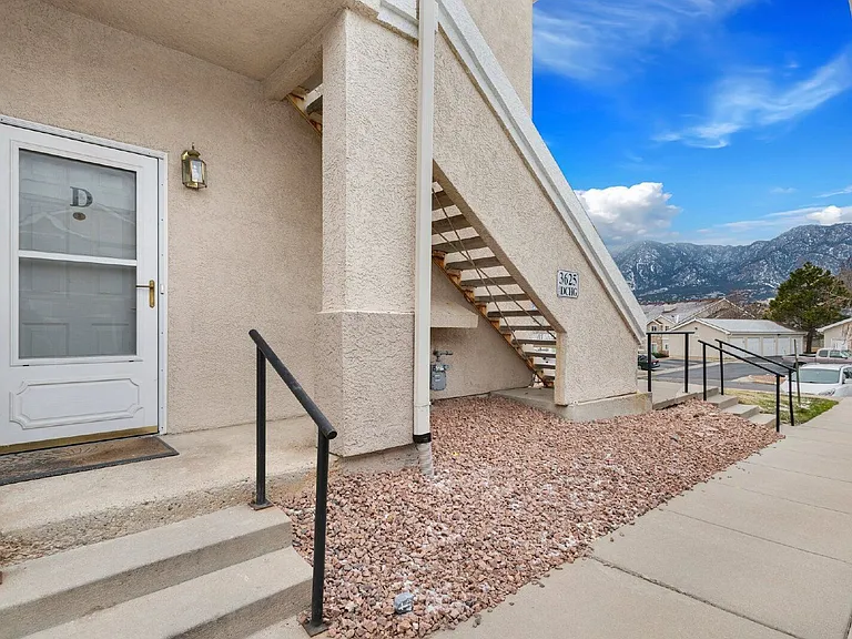 3625 Strawberry Field Grv #D — Photo 2