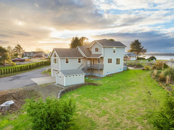 4955 Bourbon Pl W, Tillamook, OR 97141