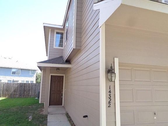 2nd image of 14322 Fairbuff Ln