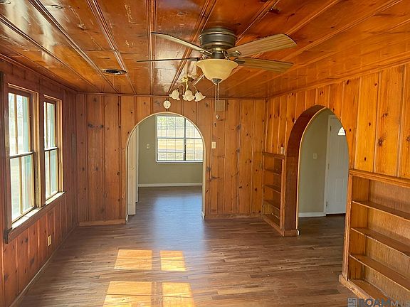 3rd image of 18718 Ducros Rd