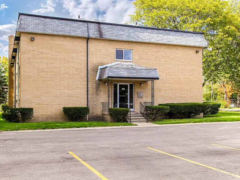 Fernwood Apartments — Photo 17