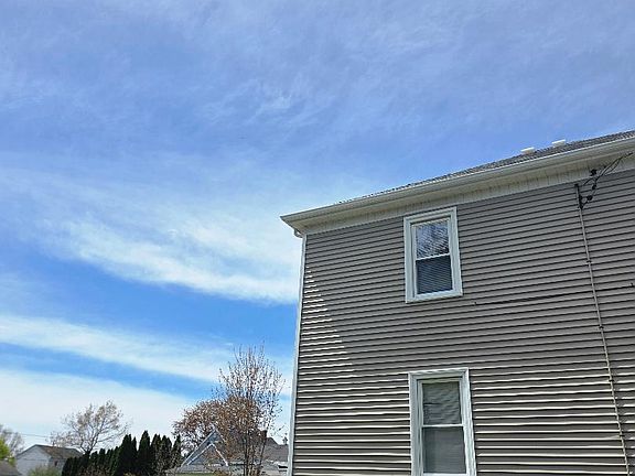 3rd image of 551 Anthony St #1-2
