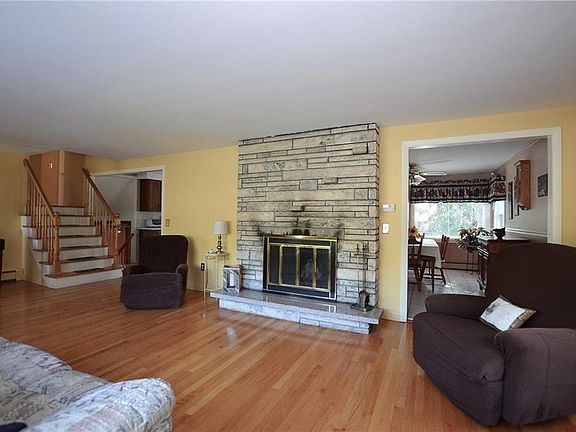 5th image of 262 Morgan Ave