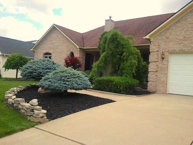 1st image of 9076 Woodridge Dr