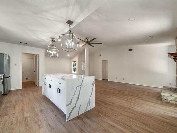 4th image of 2700 Hopewell Ct