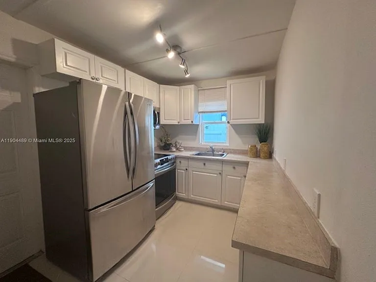 2898 NW 6th Ct — Photo 7