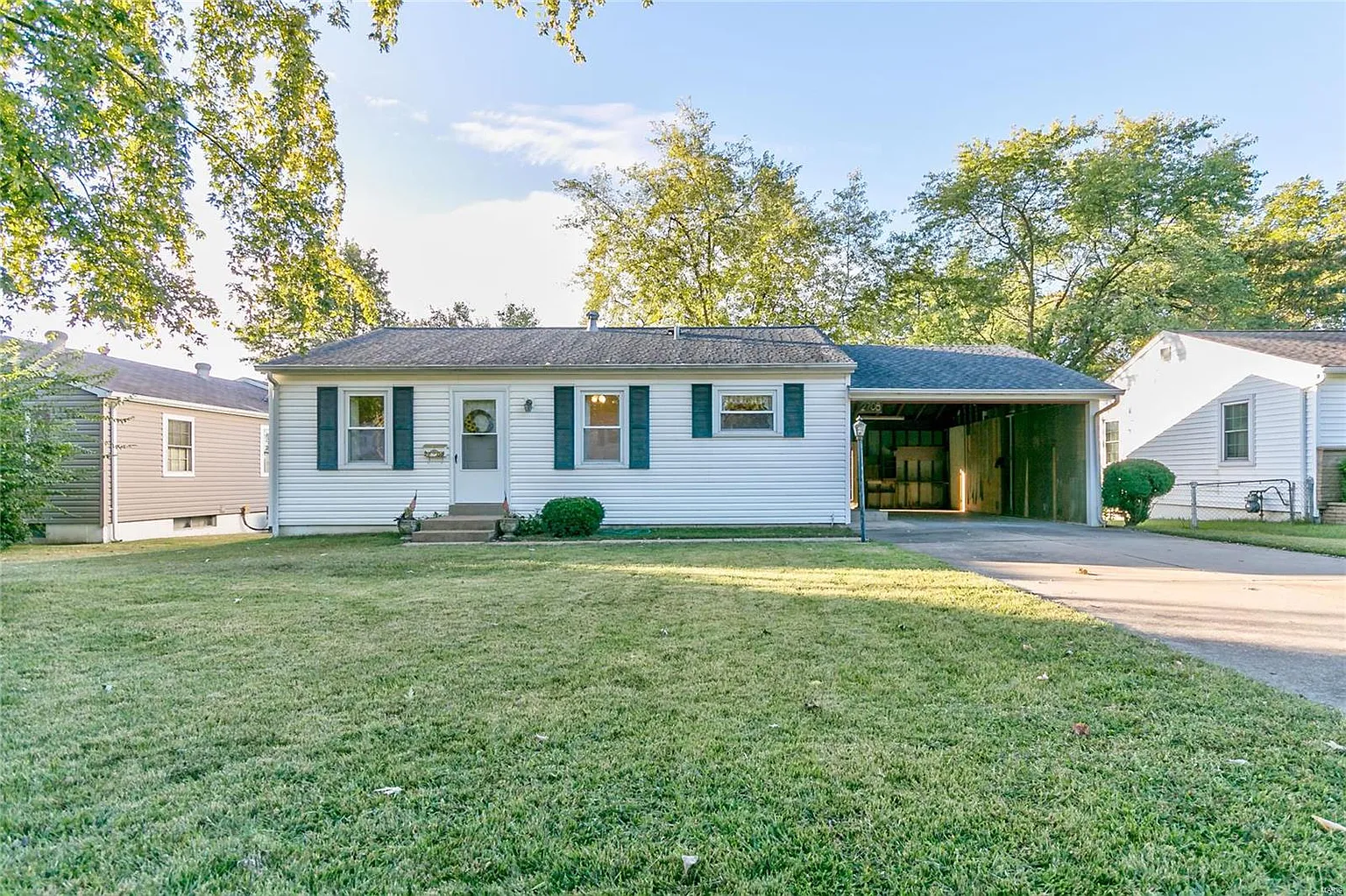 2708 Timberlake Dr photo 1