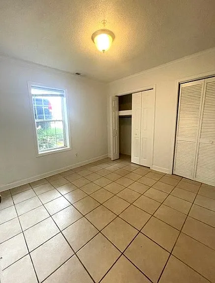 Riverview Apartments — Photo 4