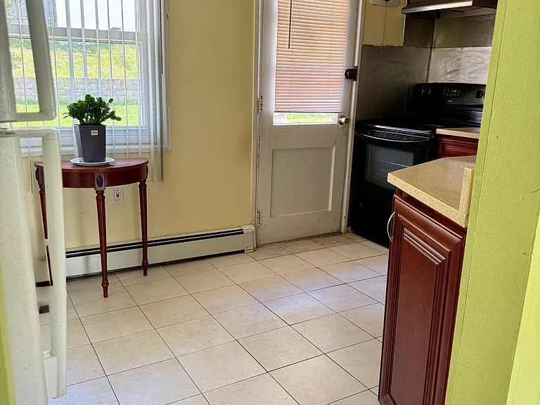 16 Greenway Cir — Photo 4