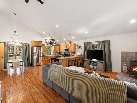 3rd image of 149112 Auderine Cir
