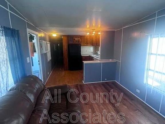 4th image of 1844 Mary Ln