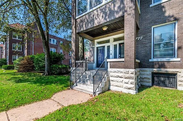 5779 Pershing Ave — Photo 47