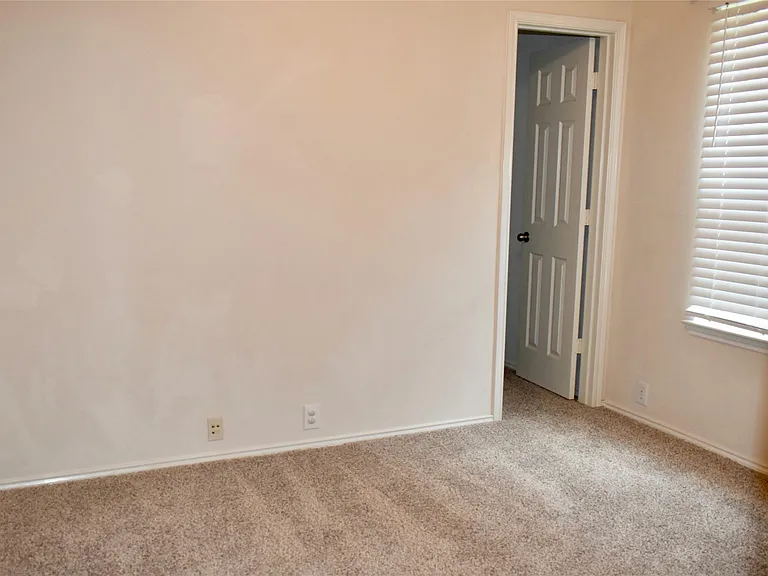 3227 Farrel Hill St — Photo 9
