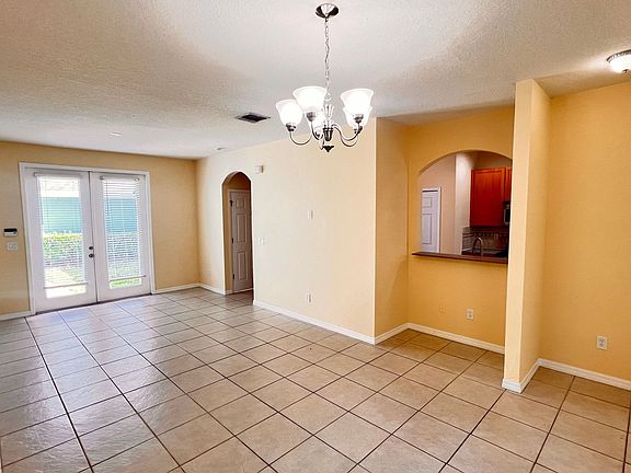 4th image of 14743 Clarkson Dr