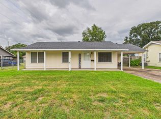 2250 3rd St, Port Neches, TX 77651