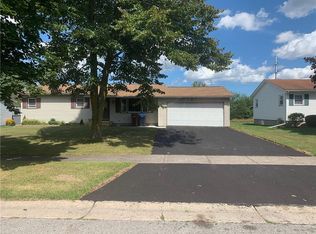 233 Harpington Dr, Rochester, NY 14624