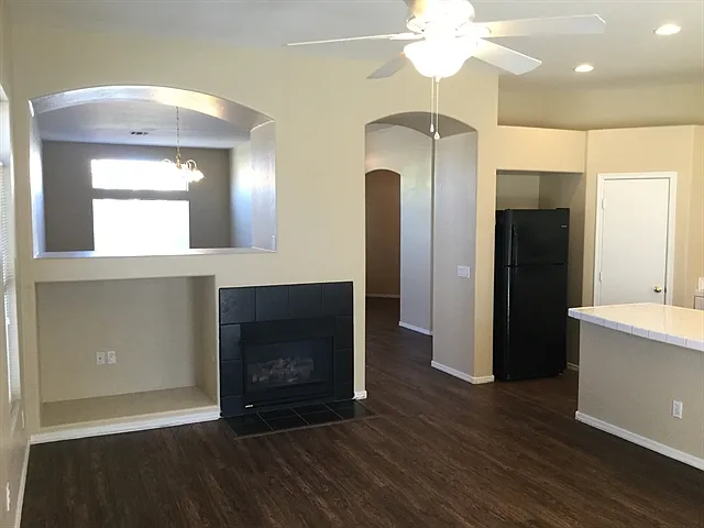9435 W Pierson St — Photo 7