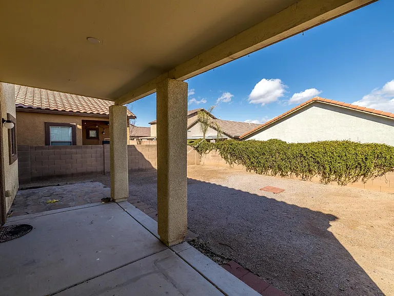 838 W Calle Valenciana — Photo 34