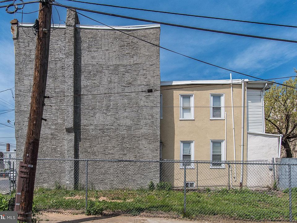 2nd image of 609 W York St