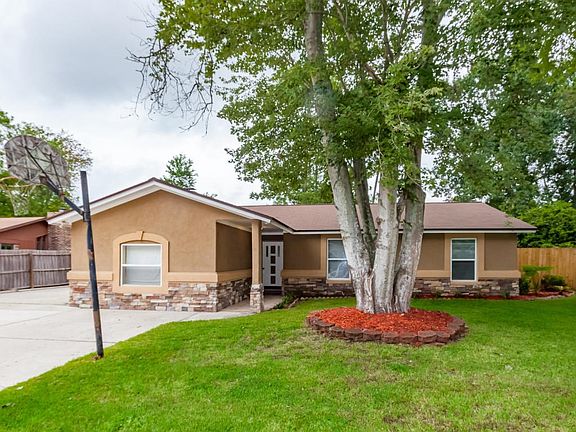 1742 Cinnamon Dr-1