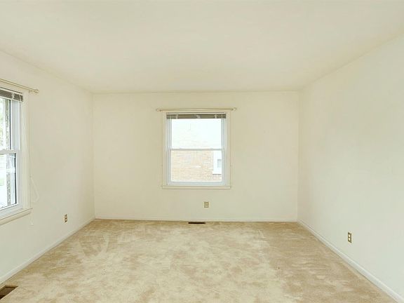 2nd image of 307 Zandale Dr