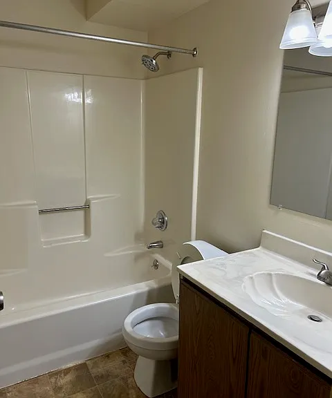 250 Tudor Ave #1A — Photo 5