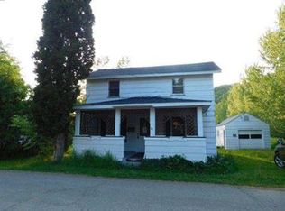 12 Tan St, Warren, PA 16347